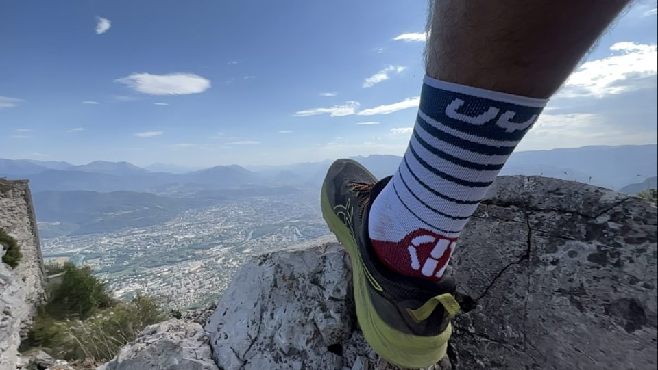 Couverture pour le comparatif des chaussettes UYN